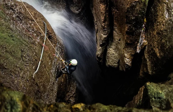 Profondo Pozzo Ingresso Cascata Mayei Grotta Ecuadoriano Amazzonia — Foto Stock