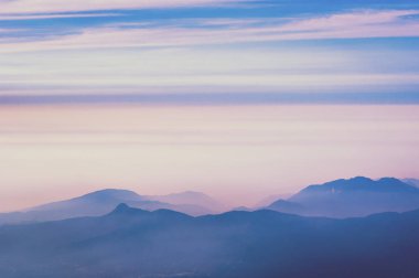 mornig haze dağlarda