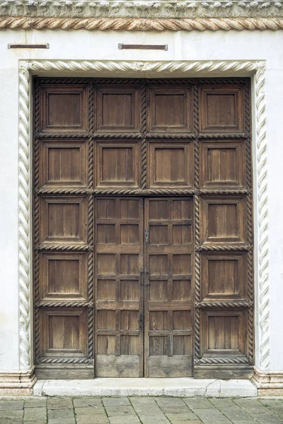 Ancient wooden door — Stock Photo, Image