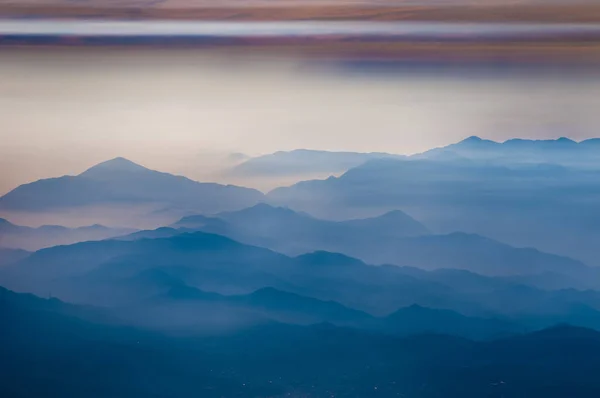 Distant mountains view — Stock Photo, Image