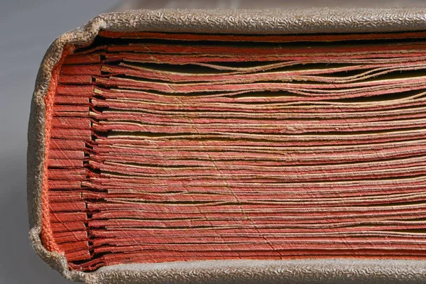 Фрагмент старой книги — стоковое фото