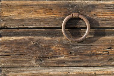 metallic door ring