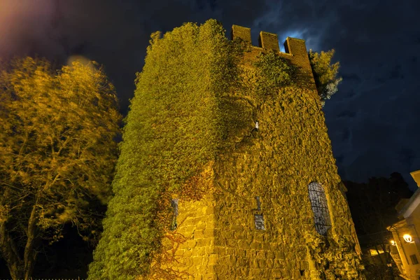 Башня Кучерна в Триесте — стоковое фото