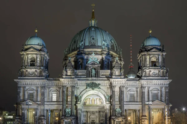 Berliner dom à noite — Fotografia de Stock