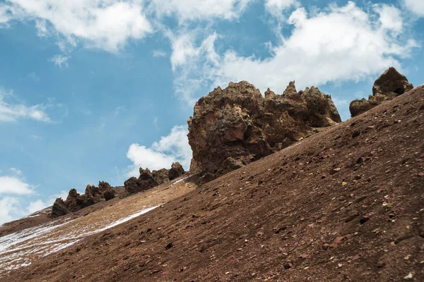 岩石火山地层 — 图库照片