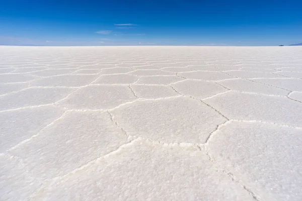 Helle Oberfläche Von Salar Uyuni Salzen Bei Sonnigem Tag Bolivien — Stockfoto