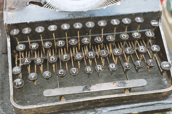 Centrarse Máquina Escribir Vintage Pulsadores Con Alfabeto Alemán —  Fotos de Stock