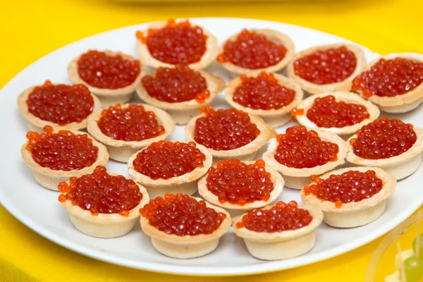 Red caviar on the plate — Stock Photo, Image