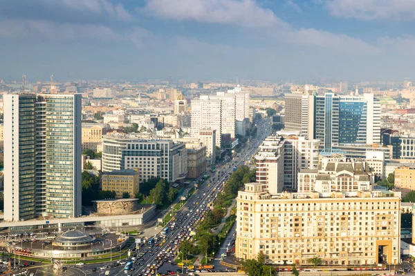 Otel Ukrayna çatıdan görüntüleyin. Moskova.