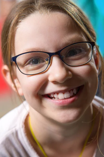 Retrato Menina Bonito Caucasiano — Fotografia de Stock