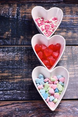 kalp şeklinde Kazanlı Sevgililer ahşap arka plan