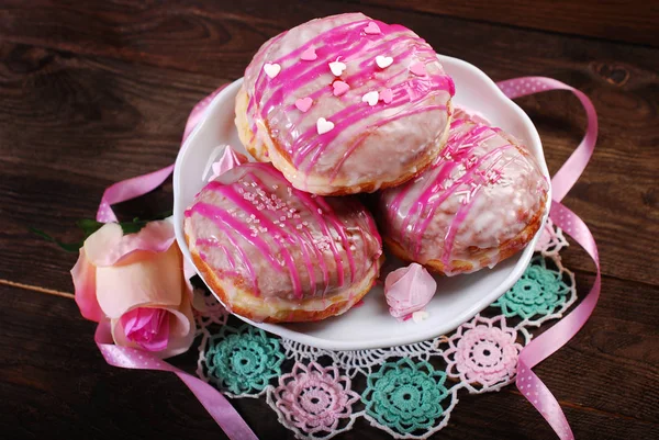 Donuts with icing glaze — Stock Photo, Image