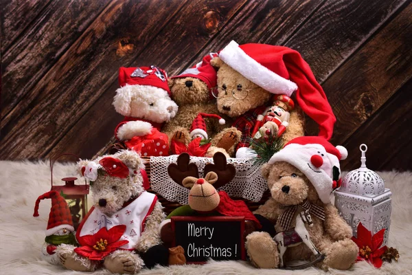Vánoční medvídek rodiny Zátiší s přání v angličtině — Stock fotografie