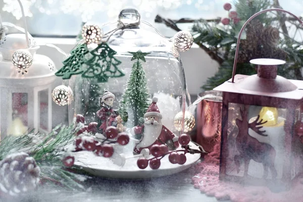 Christmas  decoration with winter scene in glass dome — Stock Photo, Image