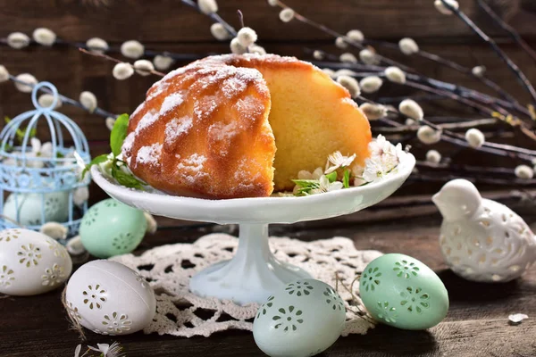 Húsvéti virág alakú gyűrű sütemény — Stock Fotó