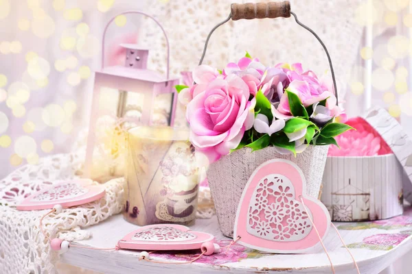 Romantische Dekoration im Shabby Chic Stil für Hochzeit oder Valentinstag — Stockfoto