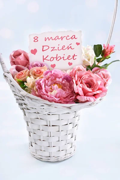 Carte Jour Des Femmes Avec Beau Bouquet Fleurs Dans Panier — Photo