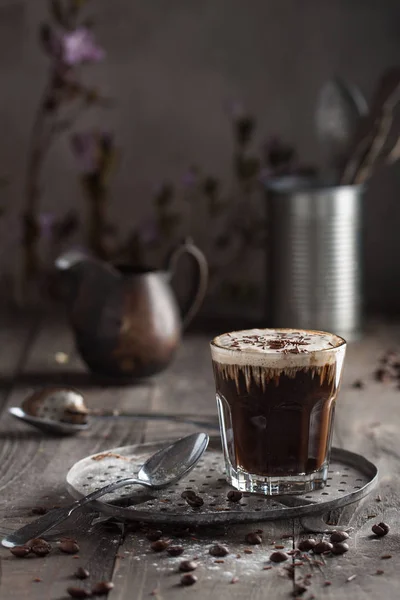 Krémes kávé, csokoládé, üveg — Stock Fotó