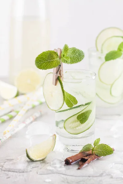 Cocktail de desintoxicação fria — Fotografia de Stock