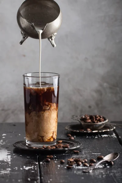 Café helado en el vaso alto —  Fotos de Stock