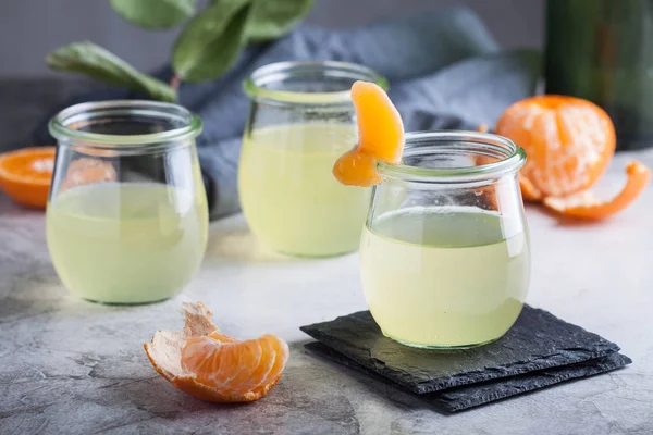 Mandarinky a citronové koktejl — Stock fotografie