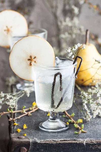 Koude pear cocktail met vanille, — Stockfoto