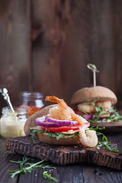 Hamburguesas asiáticas con camarones — Foto de Stock