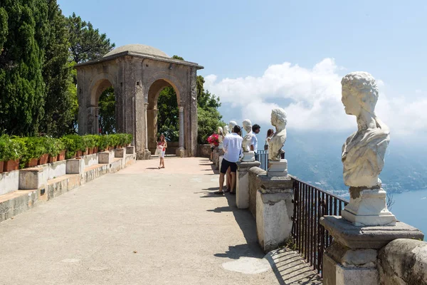 Os famosos jardins da Villa Cimbrone em Ravello, Itália — Fotografia de Stock