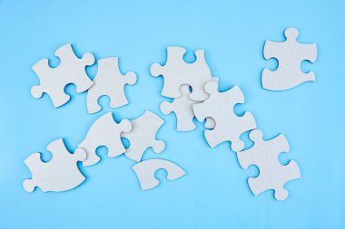 Karton Jigsaw parçaları