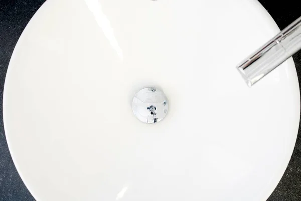 Koupelnové umyvadlo — Stock fotografie