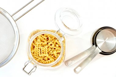 Kuru makarna erişte