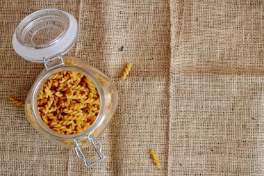 Kuru makarna erişte