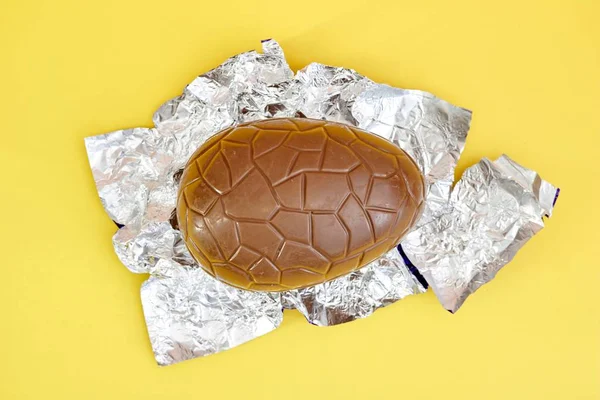 Студійне Фото Шоколадного Великоднього Яйця — стокове фото