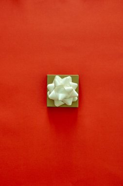 Hediyenin stüdyo fotoğrafı.