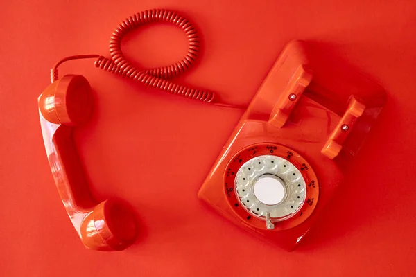 Uma Foto Estúdio Telefone Rotativo Vermelho — Fotografia de Stock