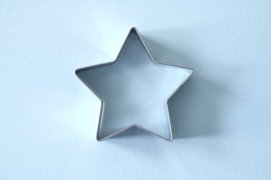 Noel kurabiyesi kesicisinin stüdyo fotoğrafı.