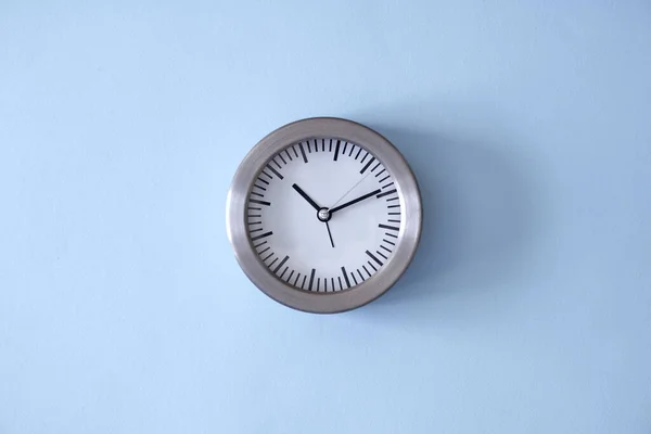 Studio Photo Metal Clock — Stock Photo, Image