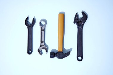 Endüstriyel aletlerin stüdyo fotoğrafı.