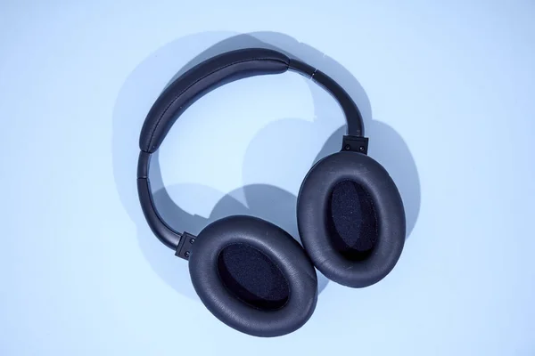 Sebuah Foto Studio Headphone Hitam — Stok Foto