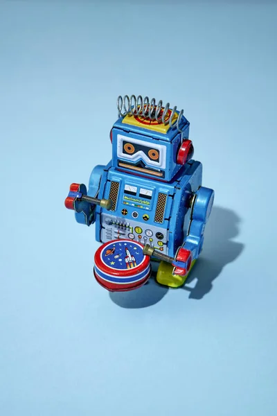 Uma Foto Estúdio Robô Brinquedo — Fotografia de Stock