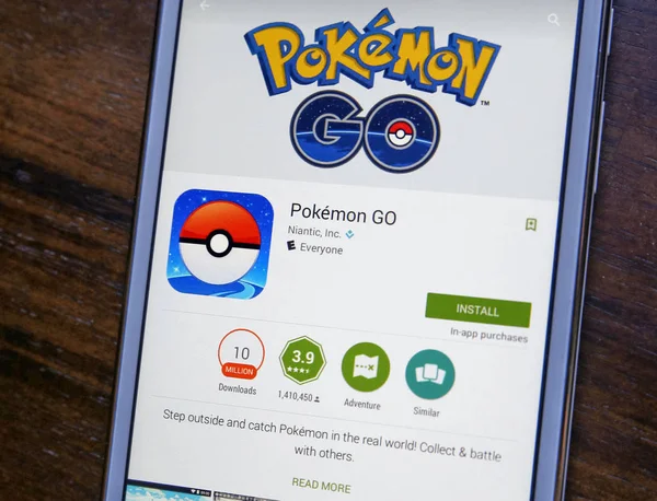 Usuario de Android listo para instalar Pokemon Go —  Fotos de Stock