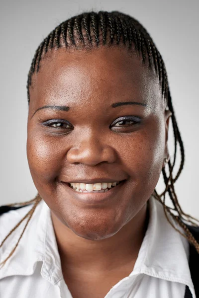 Mujer africana sonriendo —  Fotos de Stock