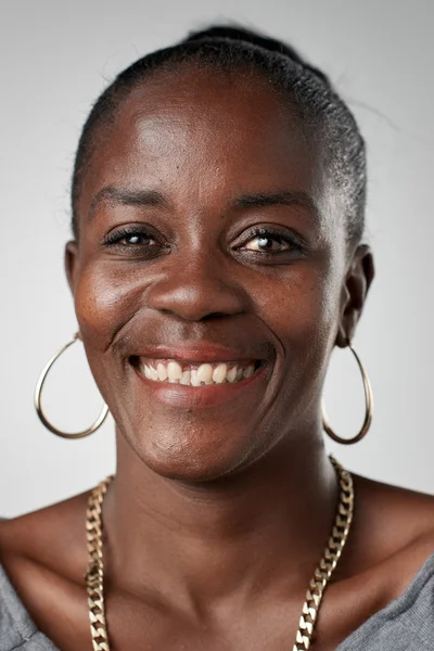 Donna africana sorridente — Foto Stock