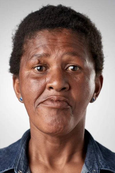 Cara de mujer africana senior — Foto de Stock