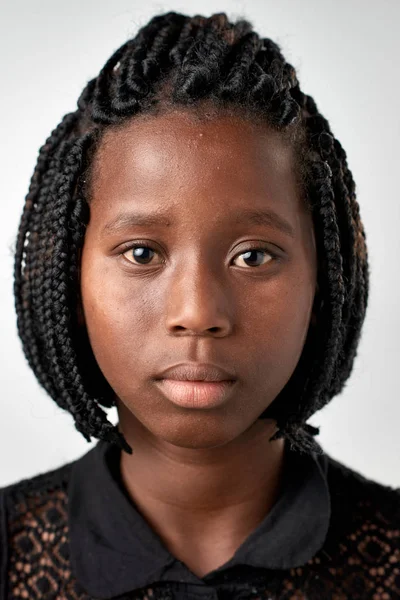 Grave menina negra africana — Fotografia de Stock