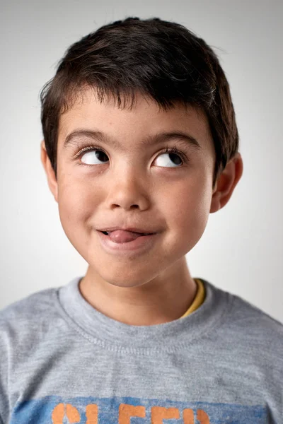 Lindo menino adorável — Fotografia de Stock