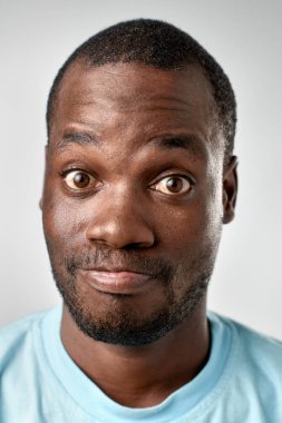 Afrika adam aptal ifade yapma