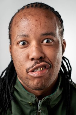 Afrika adam aptal ifade yapma