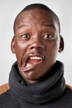 Afrika adam aptal ifade yapma