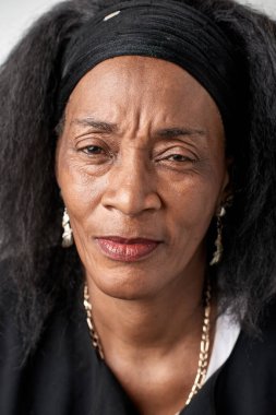 gerçek siyah Afrika kadın